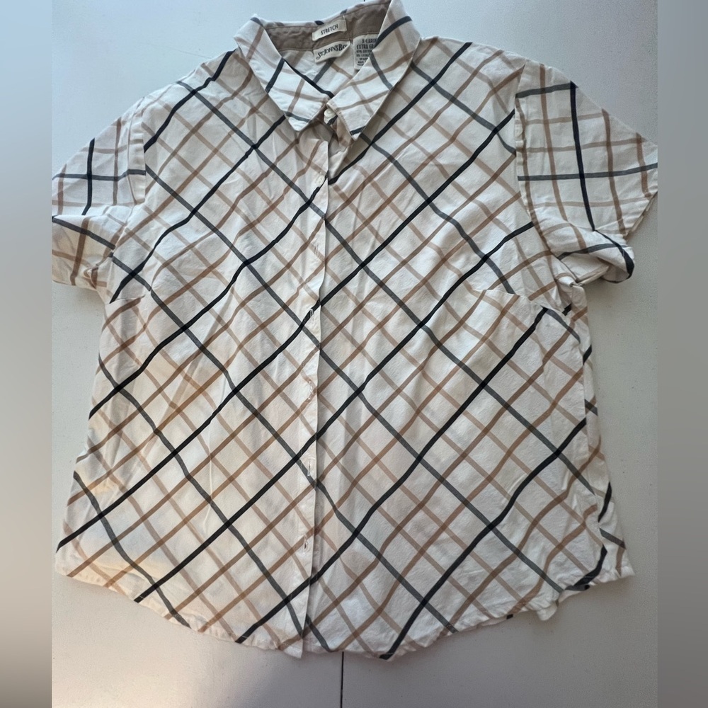 ST JOHNS BAY COLLARED WOMAN’S SHORT SLEEVE SHIRT-BUTTON DOWN TAN/BLACK/WHITE.